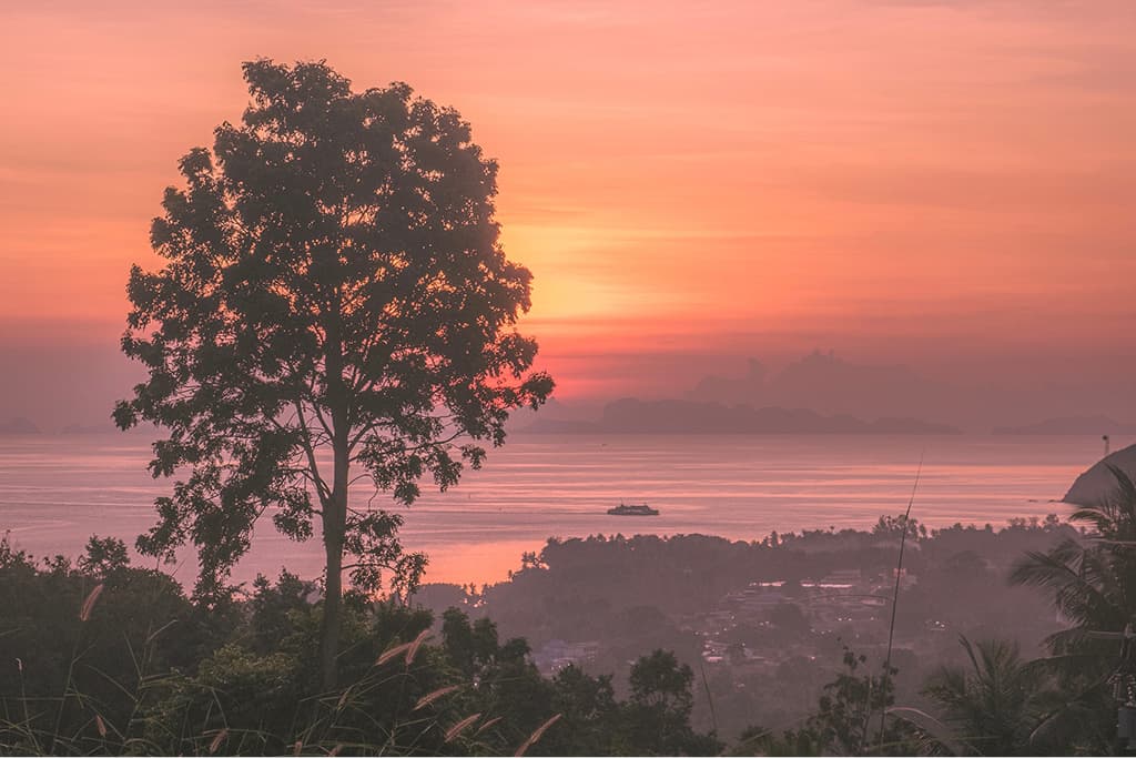 View of the Thong Sala area from the Ban Tai viewpoint. Photo by MTI.