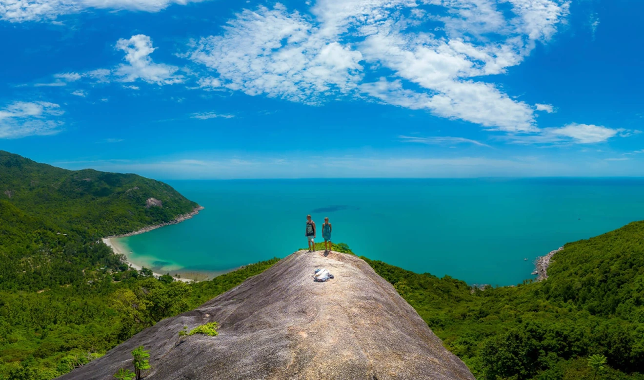 Discover panoramic viewpoints